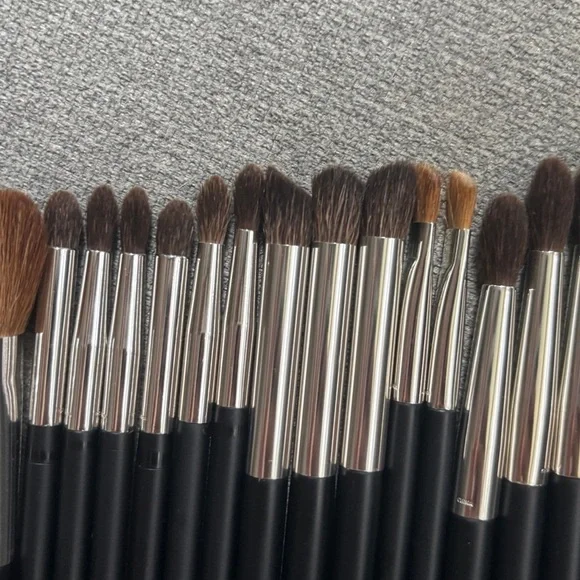 NARS 22pc Brush Set – Vintage Squirrel Hair, Rare Early 2000s Backstock japan - Picture 11 of 12
